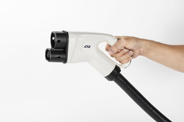 next-gen-ev-charging-cable-set-to-revolutionize-fast-charging-globally-01.jpg